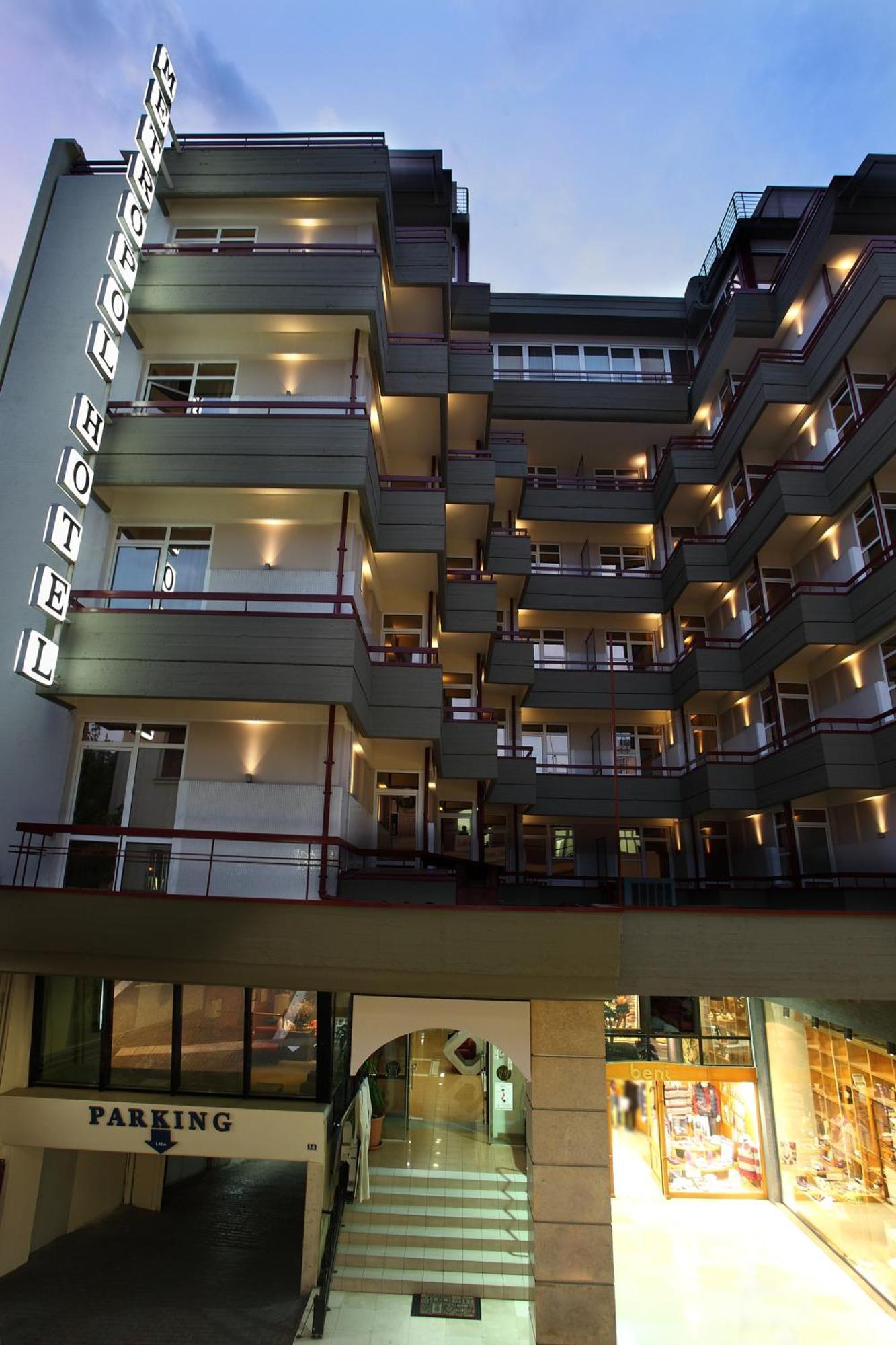 Hotel Metropol ラリサ エクステリア 写真